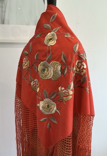 Vintage fringed shawl - fringed,